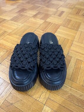 L’Intervalle Black Rope Platform Sandal